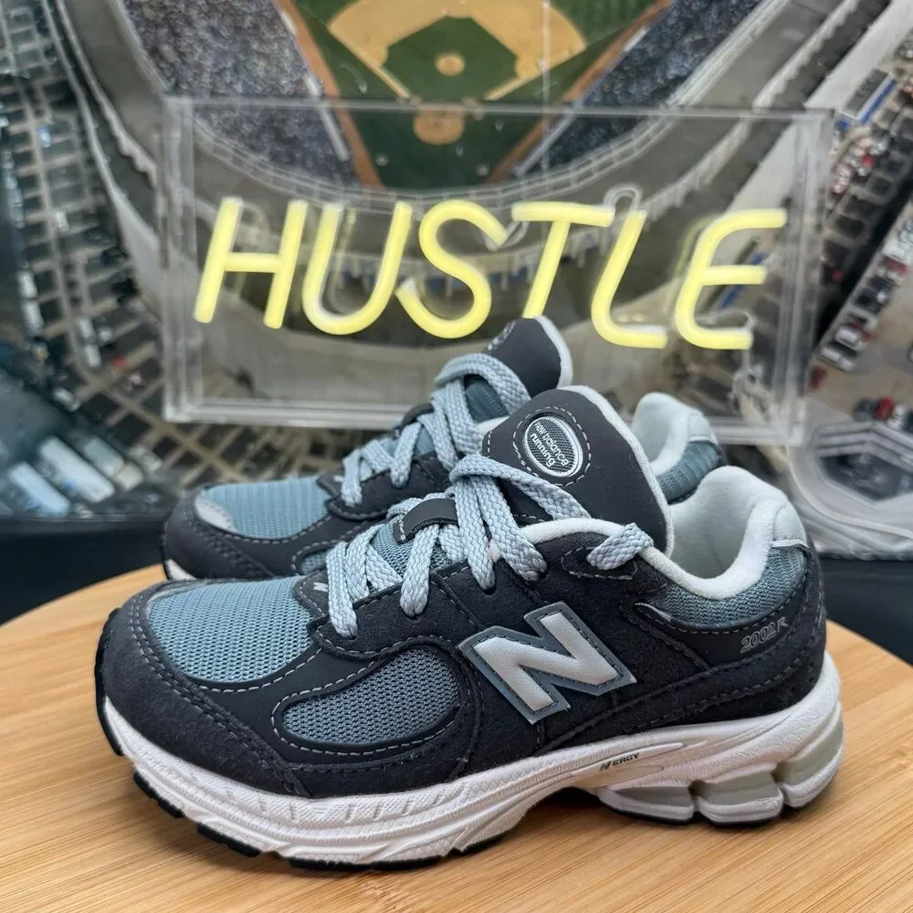 New Balance 2002R 